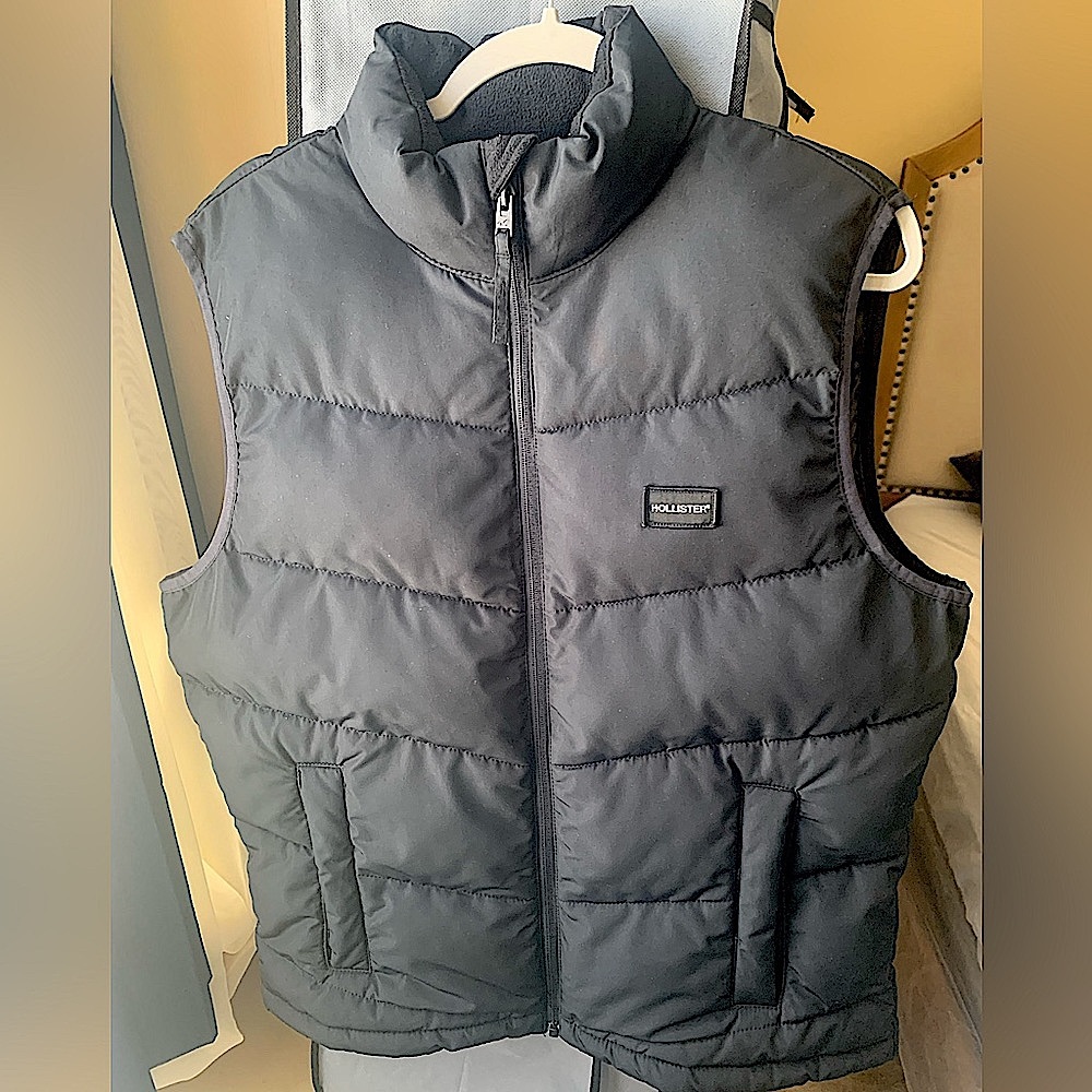 Hollister Puffer Vest